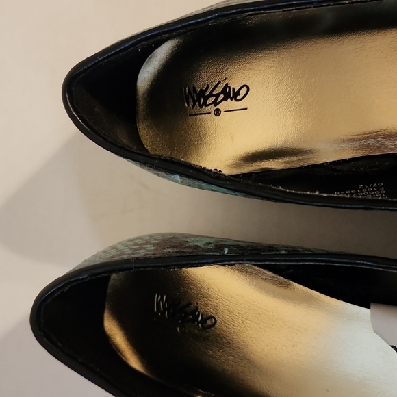 Mossimo 3 Piece Set, Bag, Bracelet. Shoes Size 8. - Picture 7 of 14